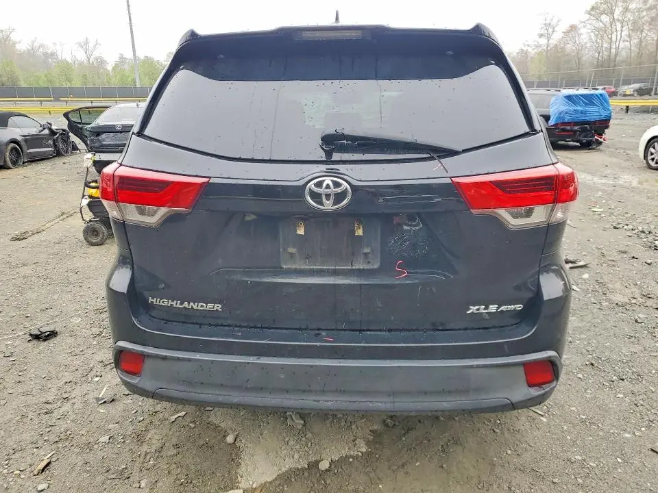 2017 TOYOTA HIGHLANDER XLE  