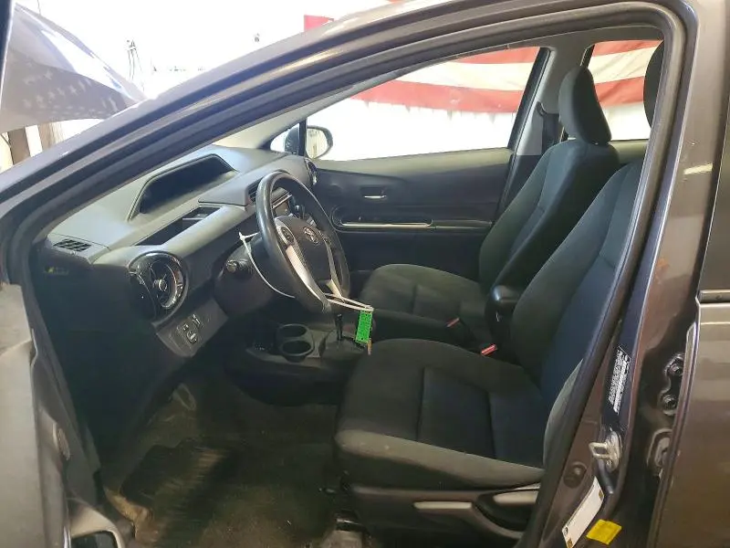 2016 TOYOTA PRIUS C TWO  
