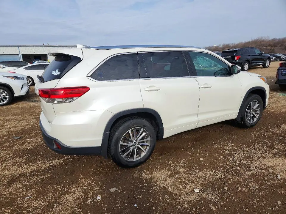 2018 TOYOTA HIGHLANDER XLE  