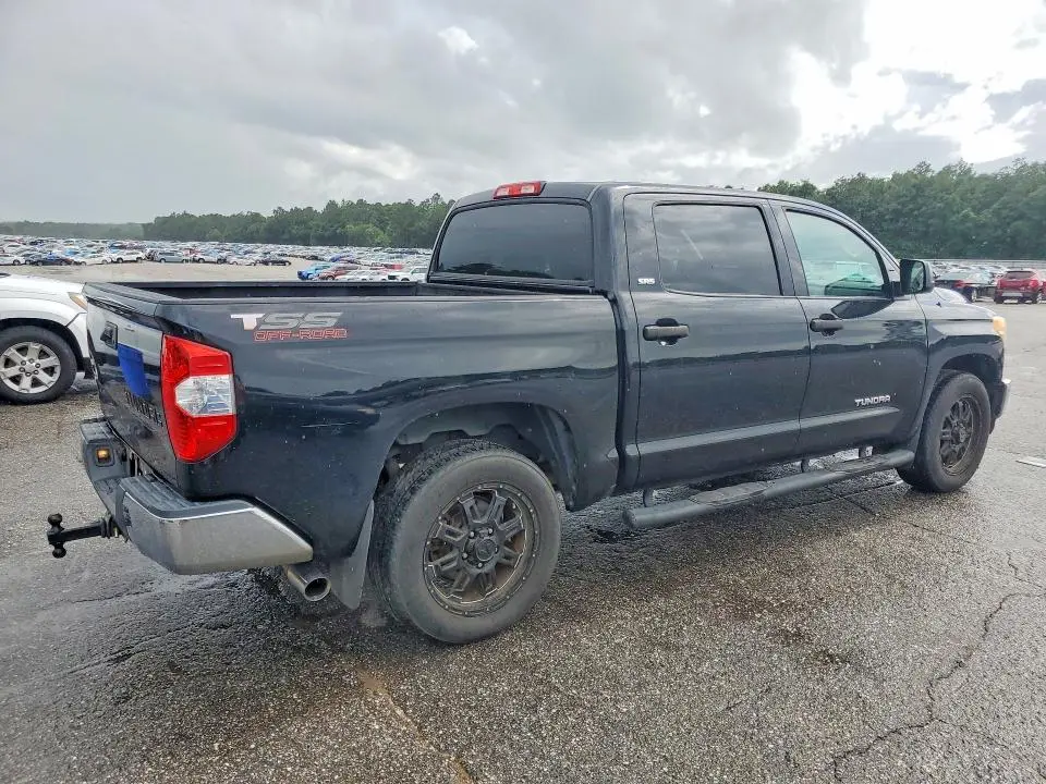 2015 TOYOTA TUNDRA CREWMAX SR5  