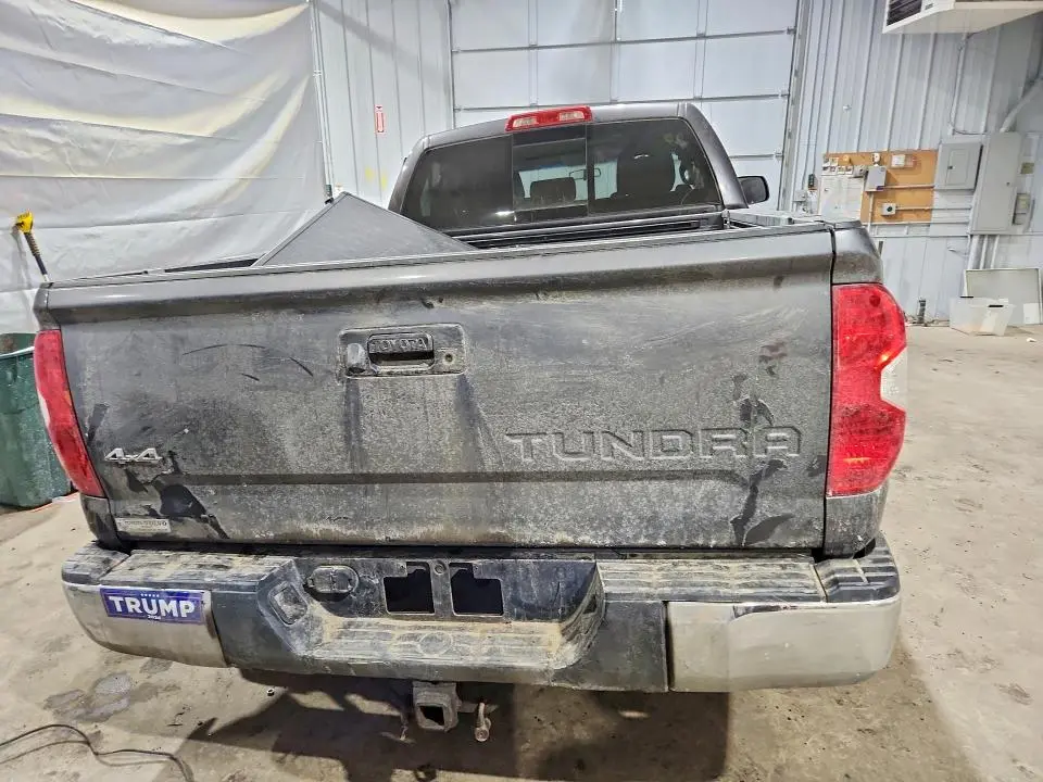 2017 TOYOTA TUNDRA SR5  