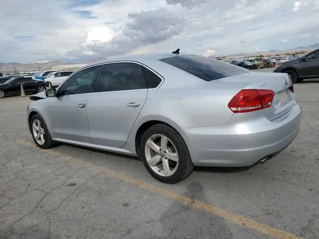 2013 VOLKSWAGEN PASSAT SE  