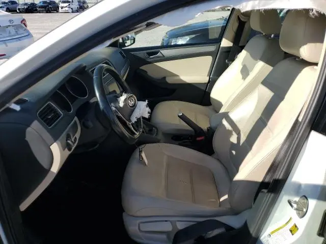 2017 VOLKSWAGEN JETTA SE  