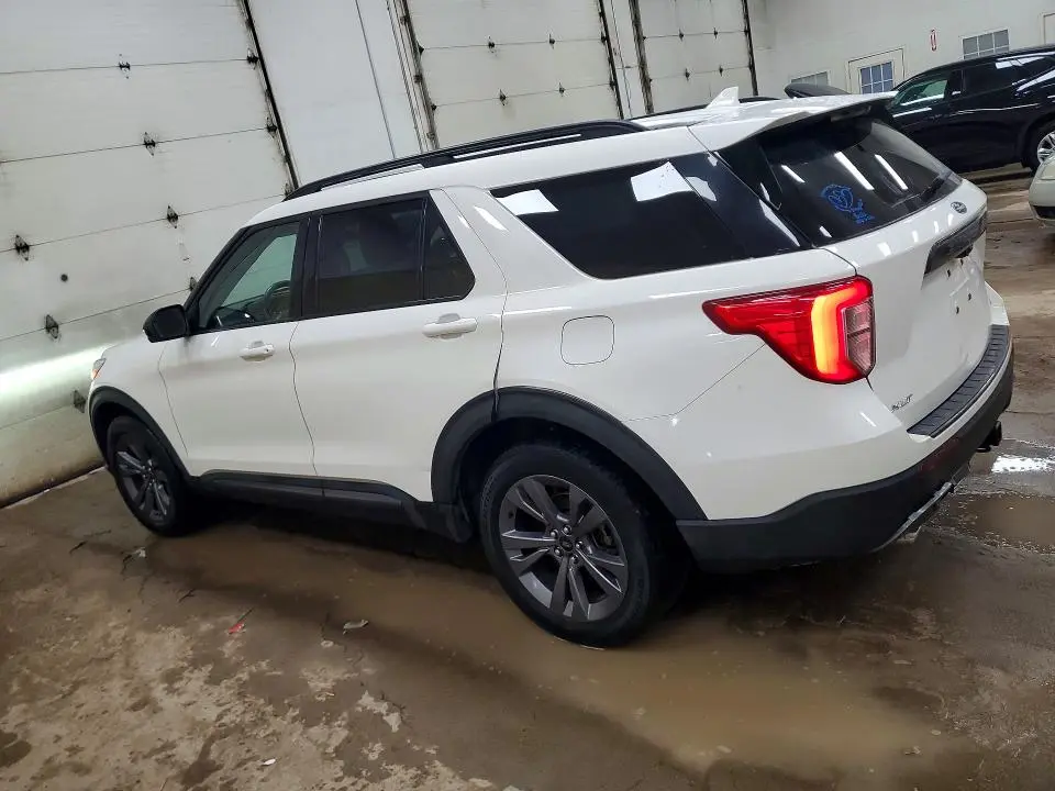 2022 FORD EXPLORER XLT  