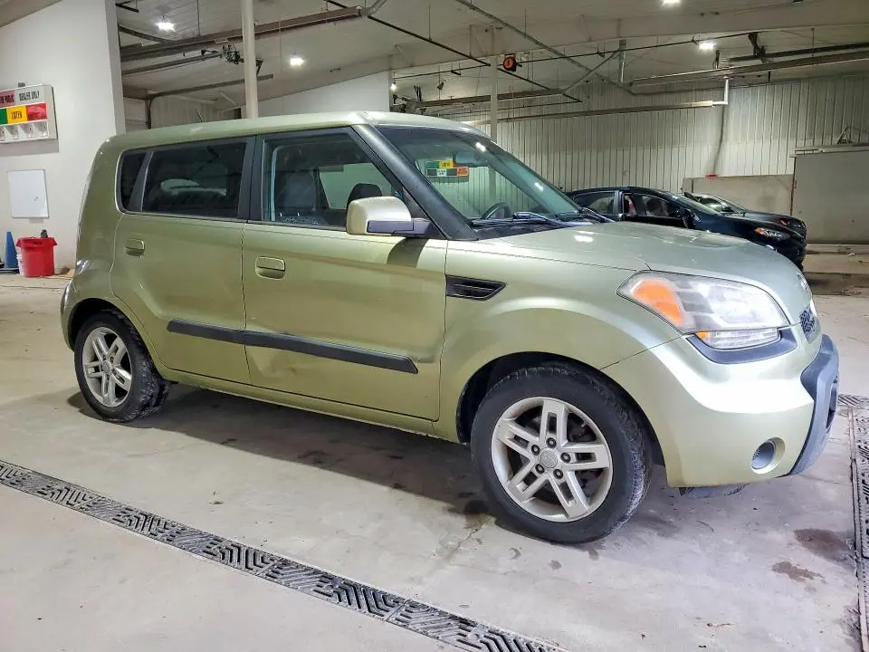 2010 KIA SOUL +  