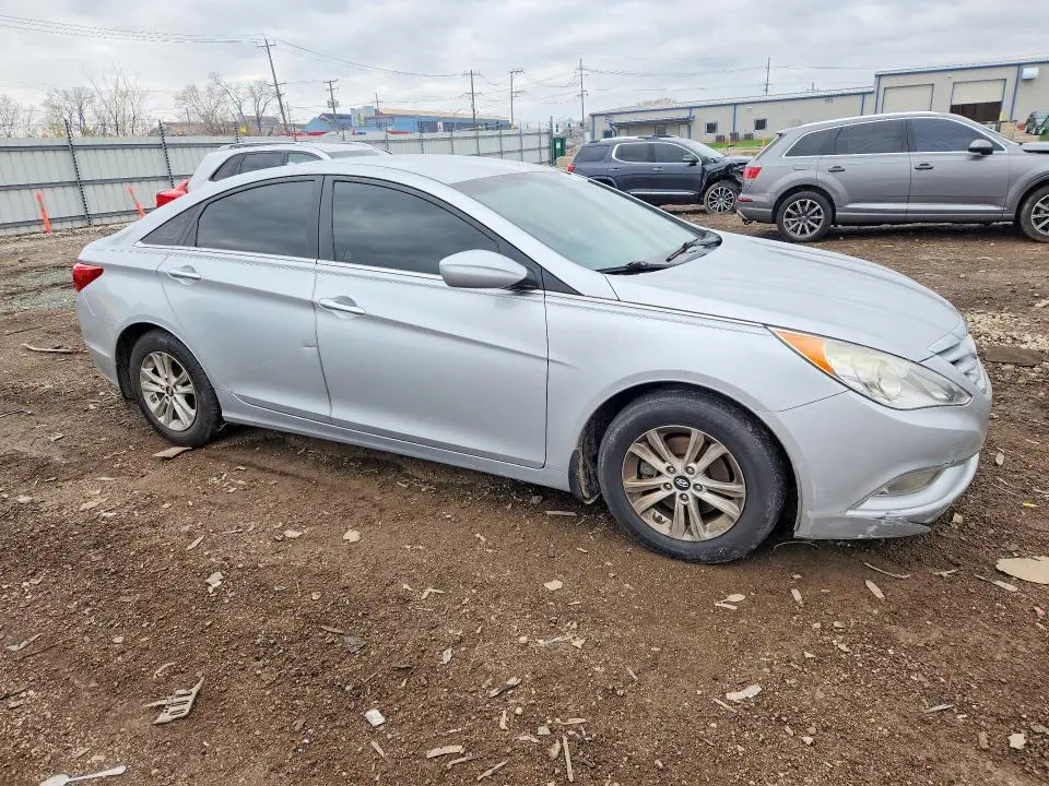 2013 HYUNDAI SONATA GLS  