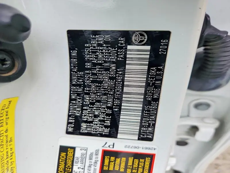 2016 TOYOTA CAMRY SE  