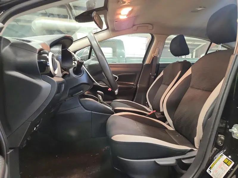 2020 NISSAN VERSA SV  