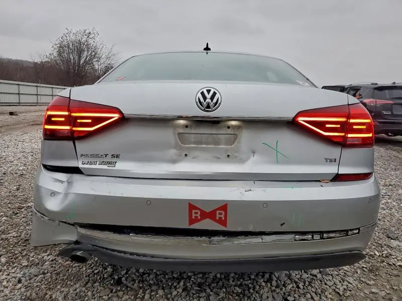 2017 VOLKSWAGEN PASSAT SE  