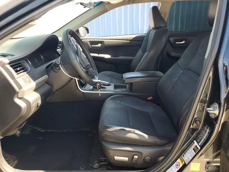 2015 TOYOTA CAMRY SE  