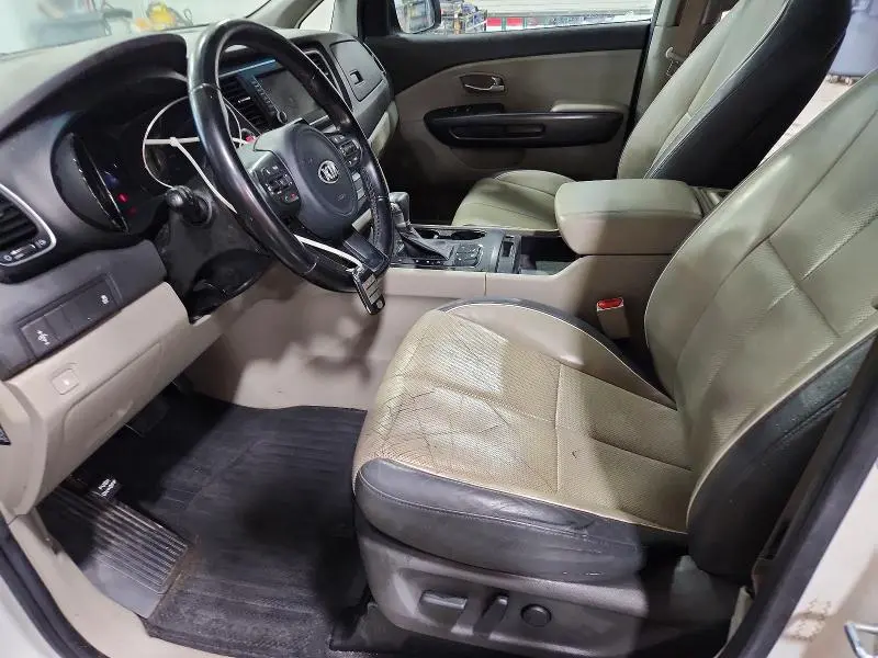2017 KIA SEDONA LX  