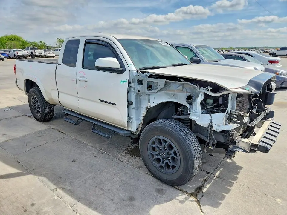 2021 TOYOTA TACOMA SR5 V6  
