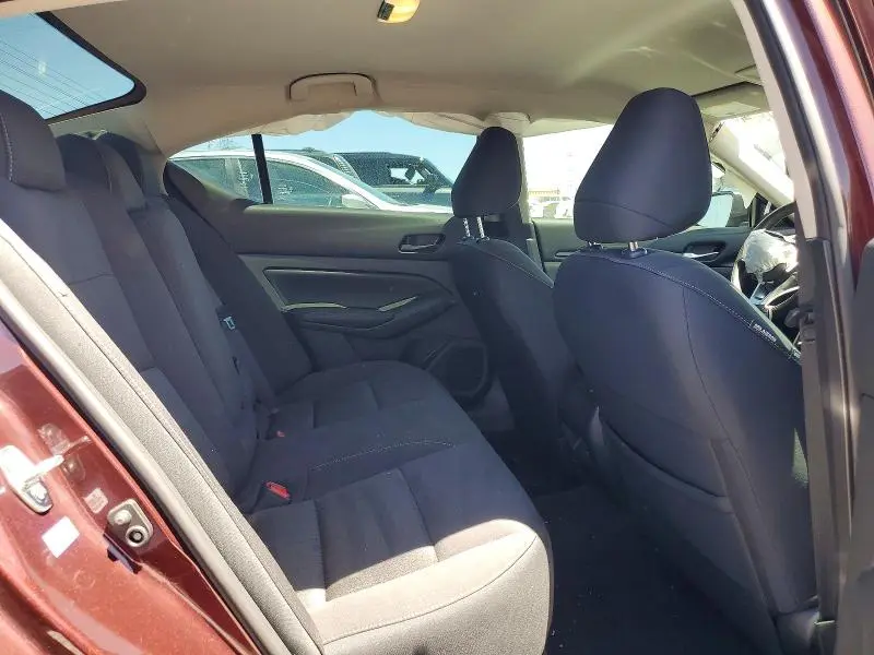 2024 NISSAN ALTIMA SV  