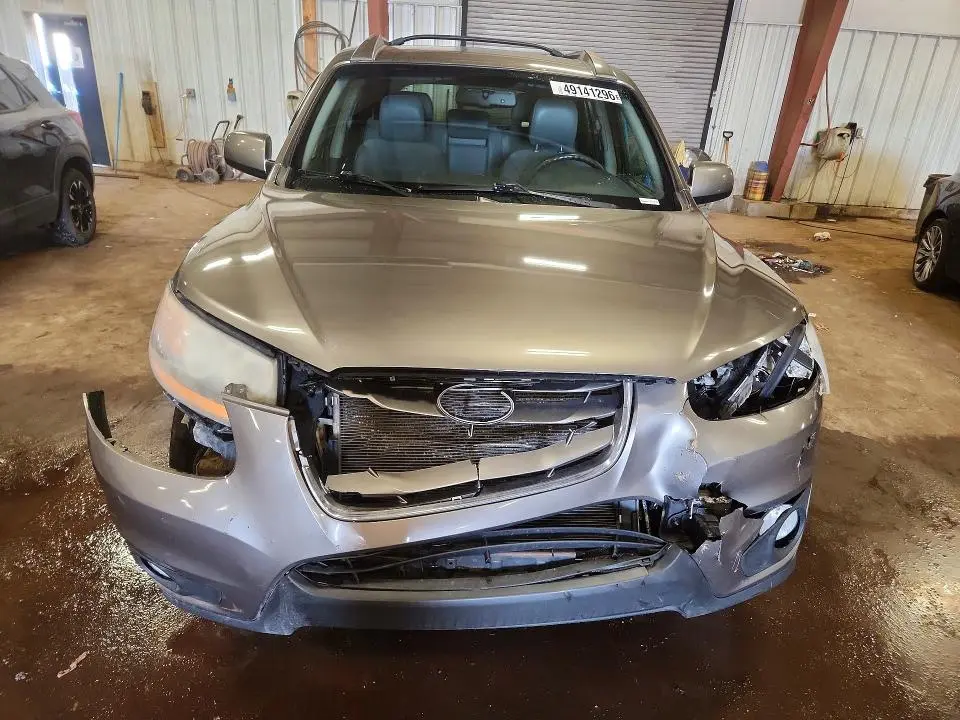 2011 HYUNDAI SANTA FE SE  