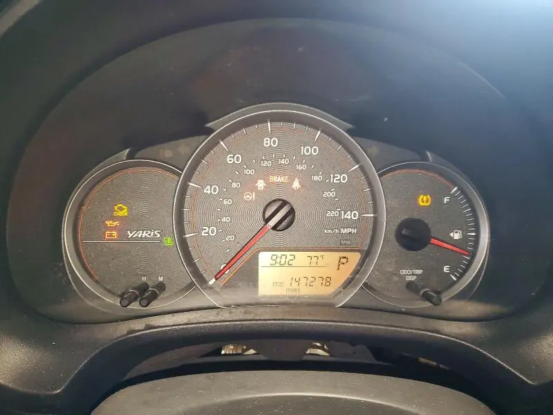 2013 TOYOTA YARIS 5-DOOR LE  