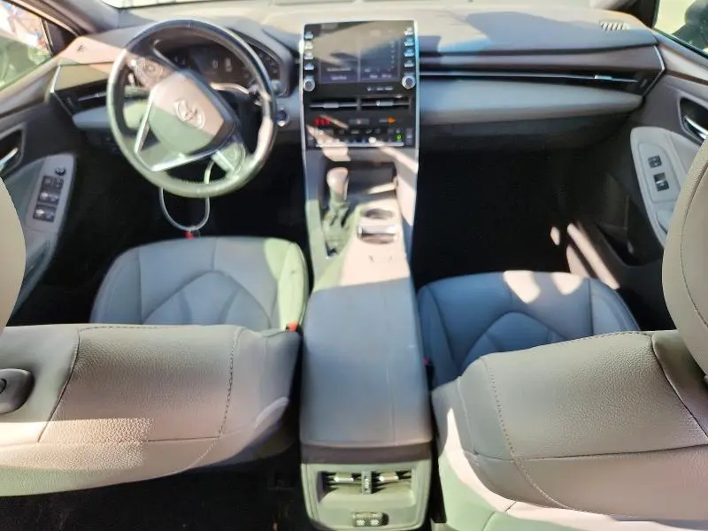 2020 TOYOTA AVALON XLE  