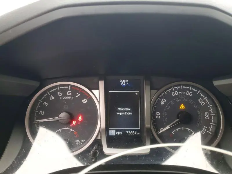 2021 TOYOTA TACOMA SR5 V6  