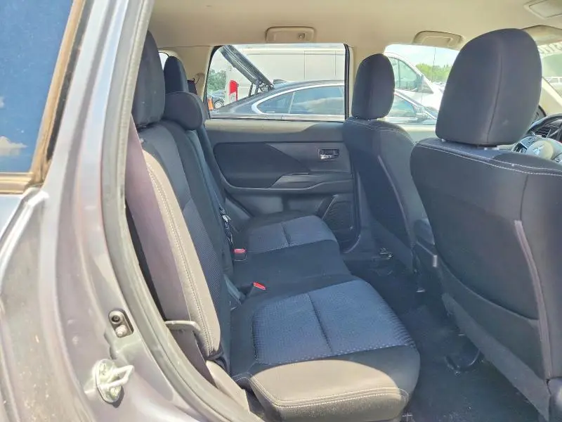 2016 MITSUBISHI OUTLANDER ES  