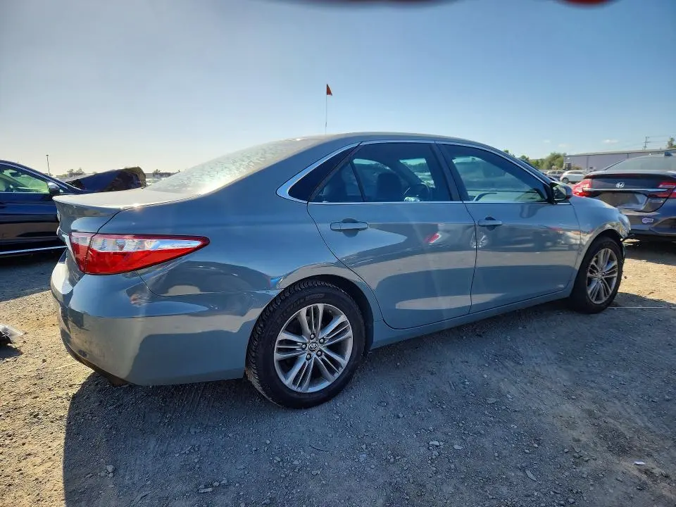 2016 TOYOTA CAMRY SE  
