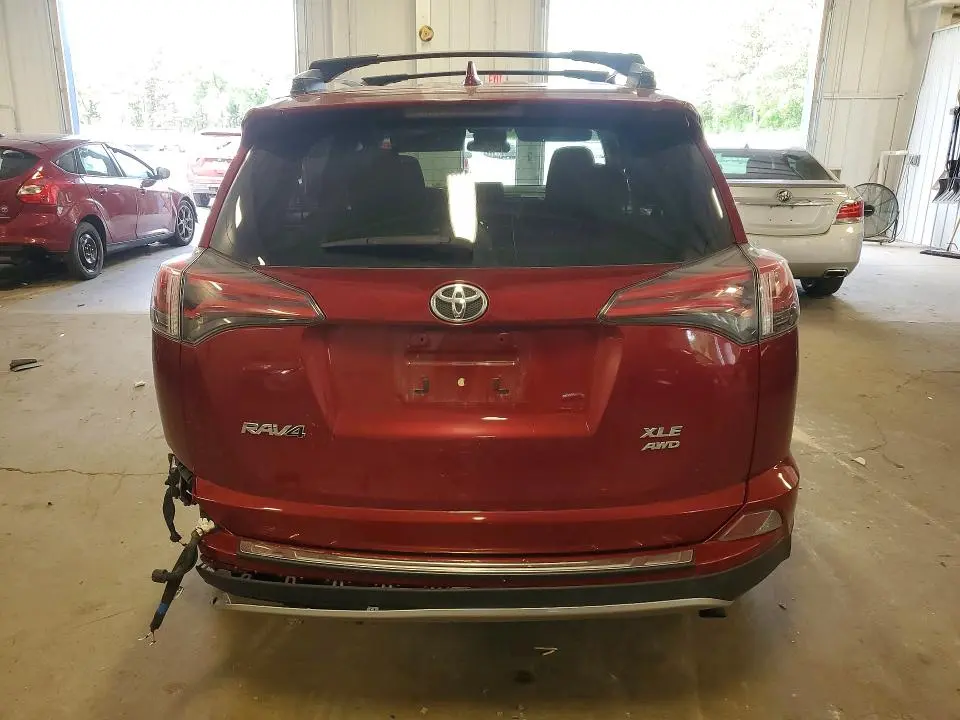 2018 TOYOTA RAV4 XLE  