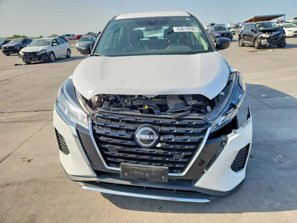 2024 NISSAN KICKS S  