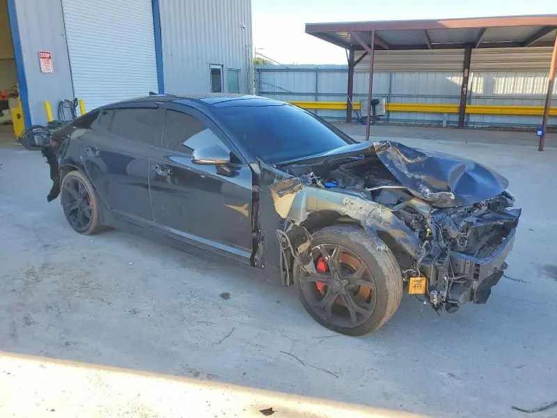 2018 KIA STINGER GT1  