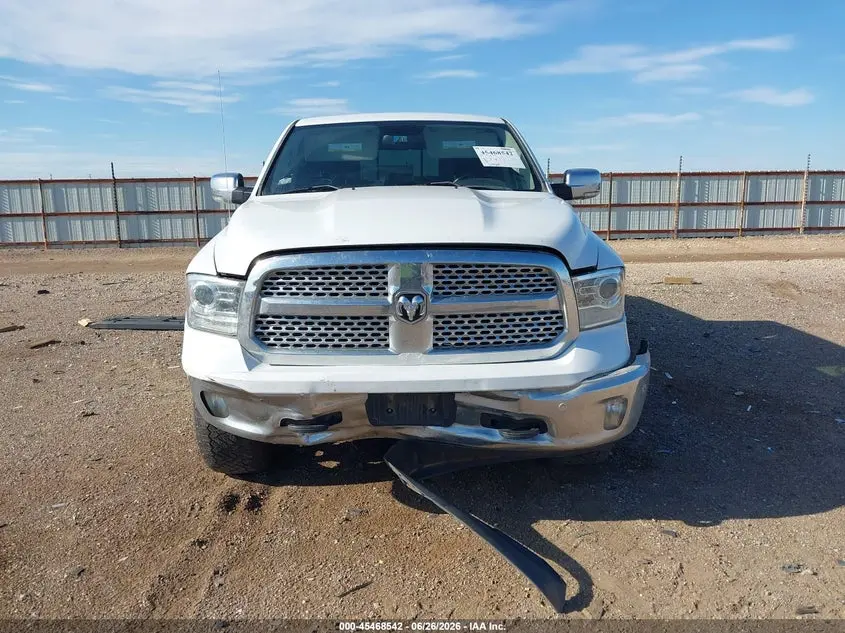 2017 RAM 1500 LARAMIE  4X4 5'7 BOX