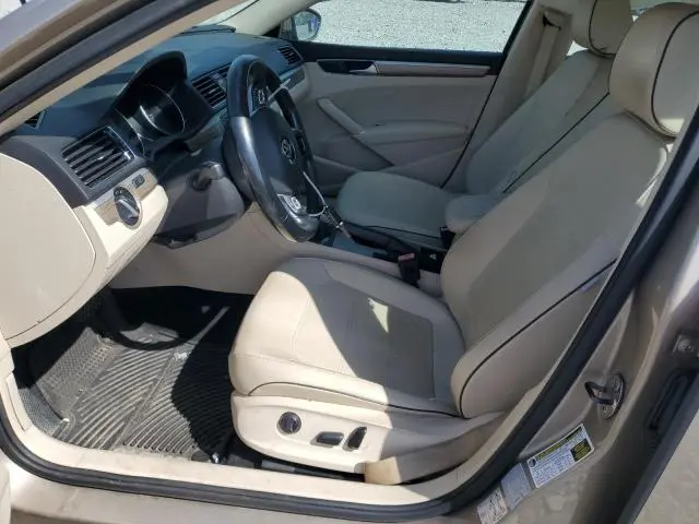 2016 VOLKSWAGEN PASSAT SE