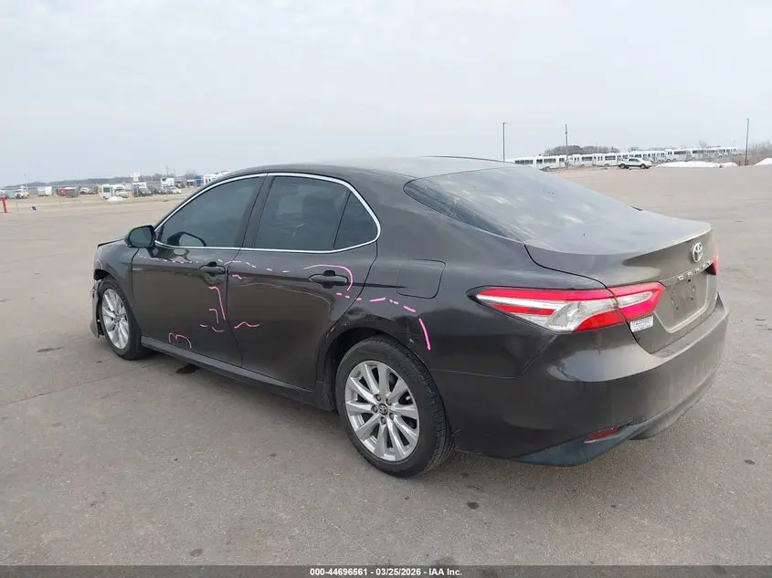 2018 TOYOTA CAMRY LE