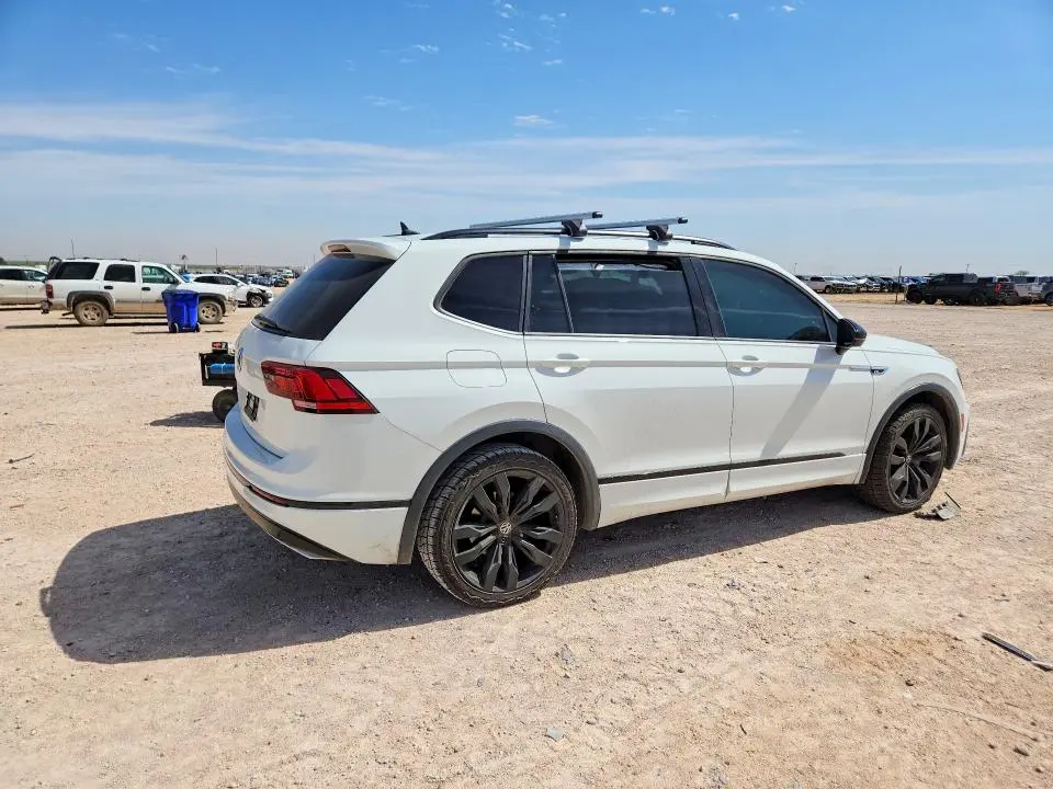 2021 VOLKSWAGEN TIGUAN SE  