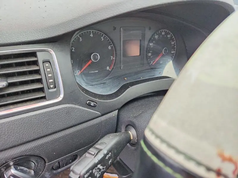 2011 VOLKSWAGEN JETTA SE  