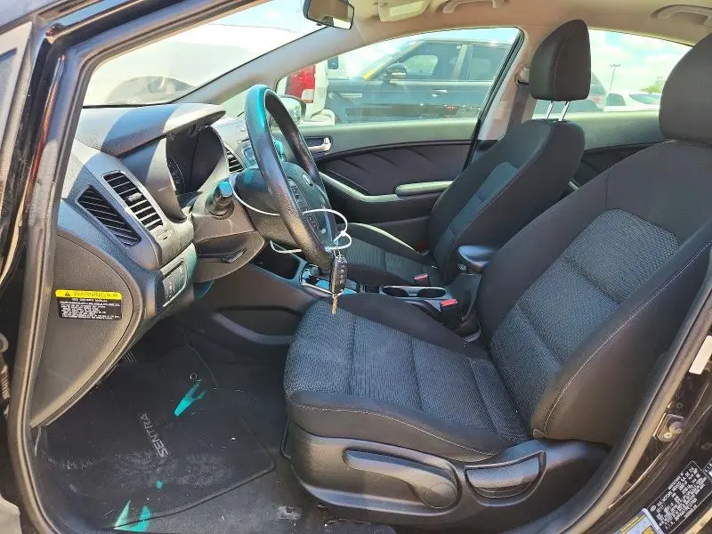 2017 KIA FORTE LX  
