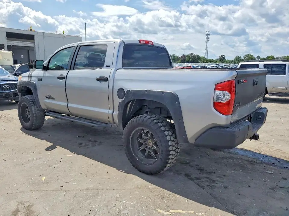 2017 TOYOTA TUNDRA SR5  