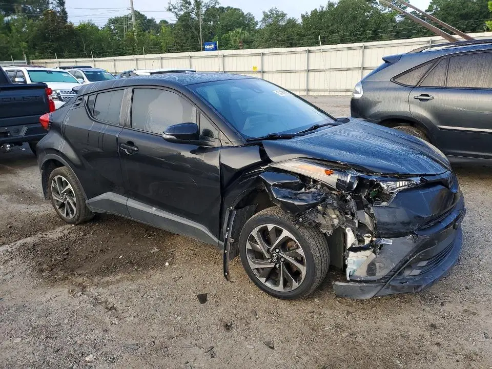 2019 TOYOTA C-HR LE  