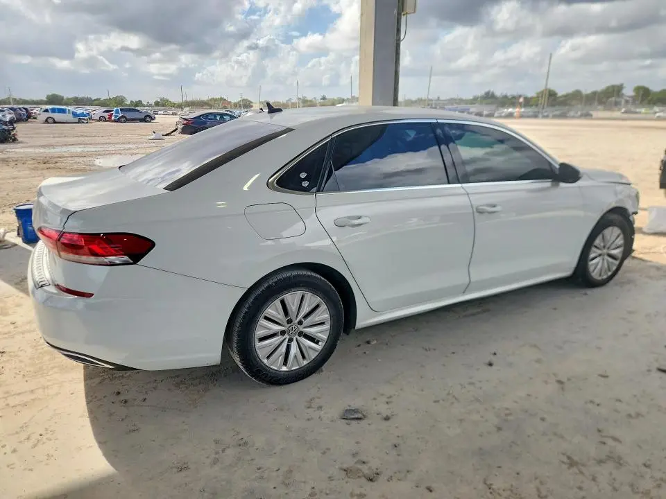 2020 VOLKSWAGEN PASSAT SE  