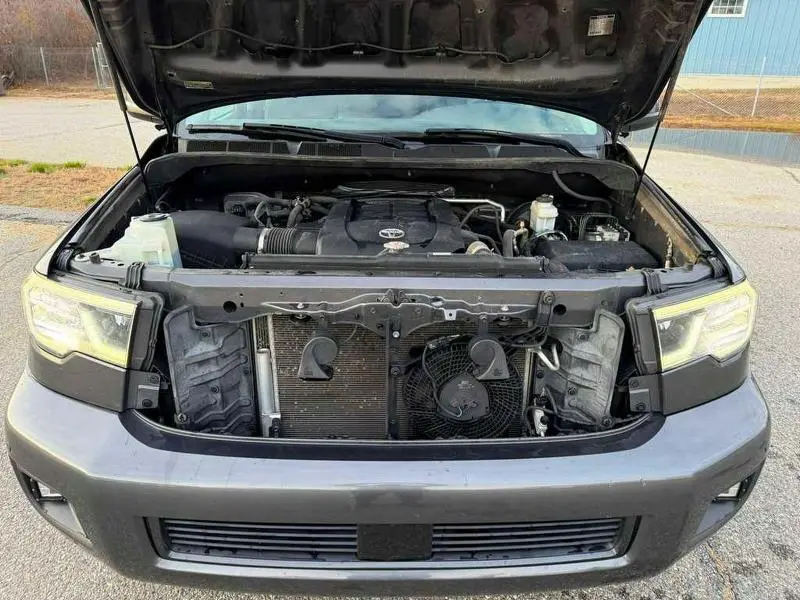 2021 TOYOTA SEQUOIA SR5  