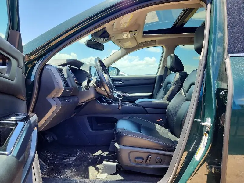 2022 NISSAN PATHFINDER SL  