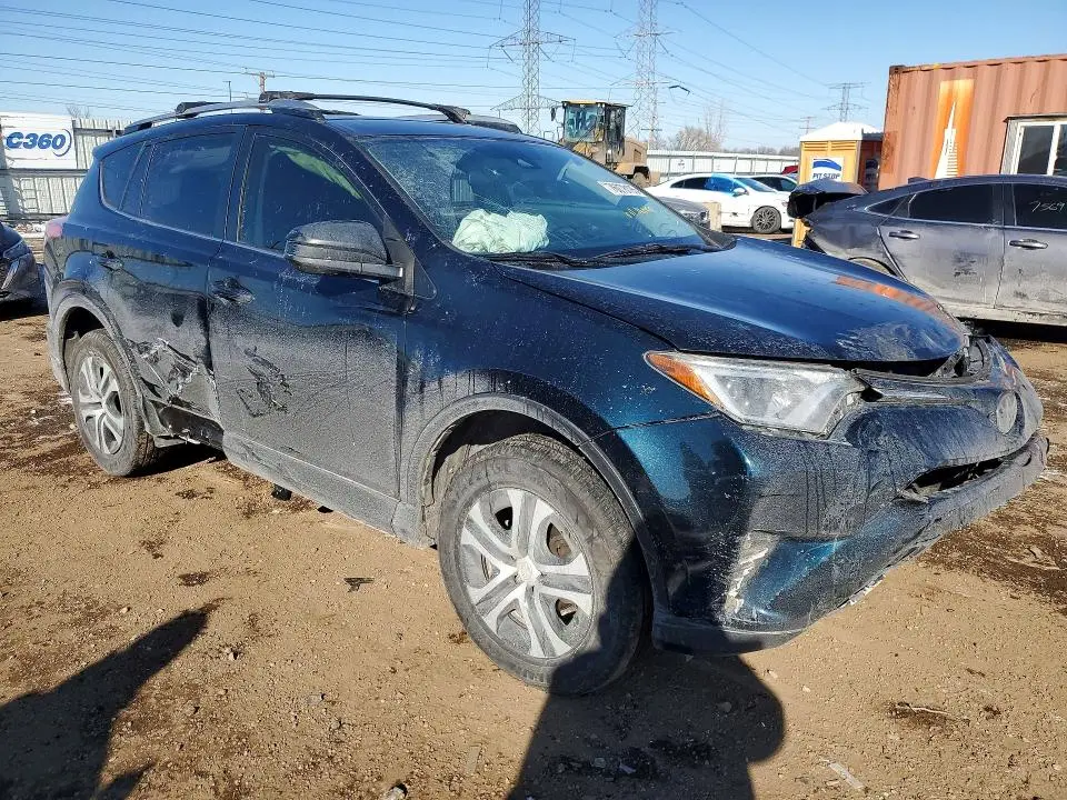 2018 TOYOTA RAV4 LE  