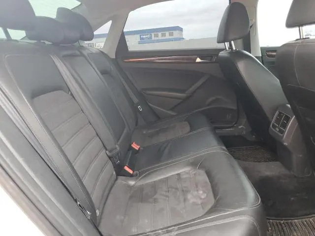 2013 VOLKSWAGEN PASSAT SEL  