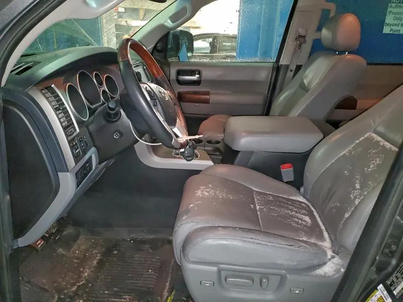 2017 TOYOTA SEQUOIA PLATINUM  