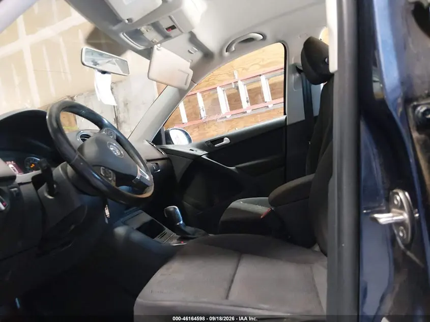 2015 VOLKSWAGEN TIGUAN S