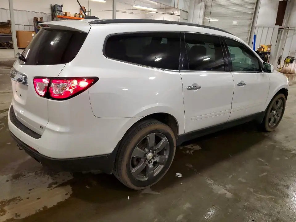 2017 CHEVROLET TRAVERSE LT  