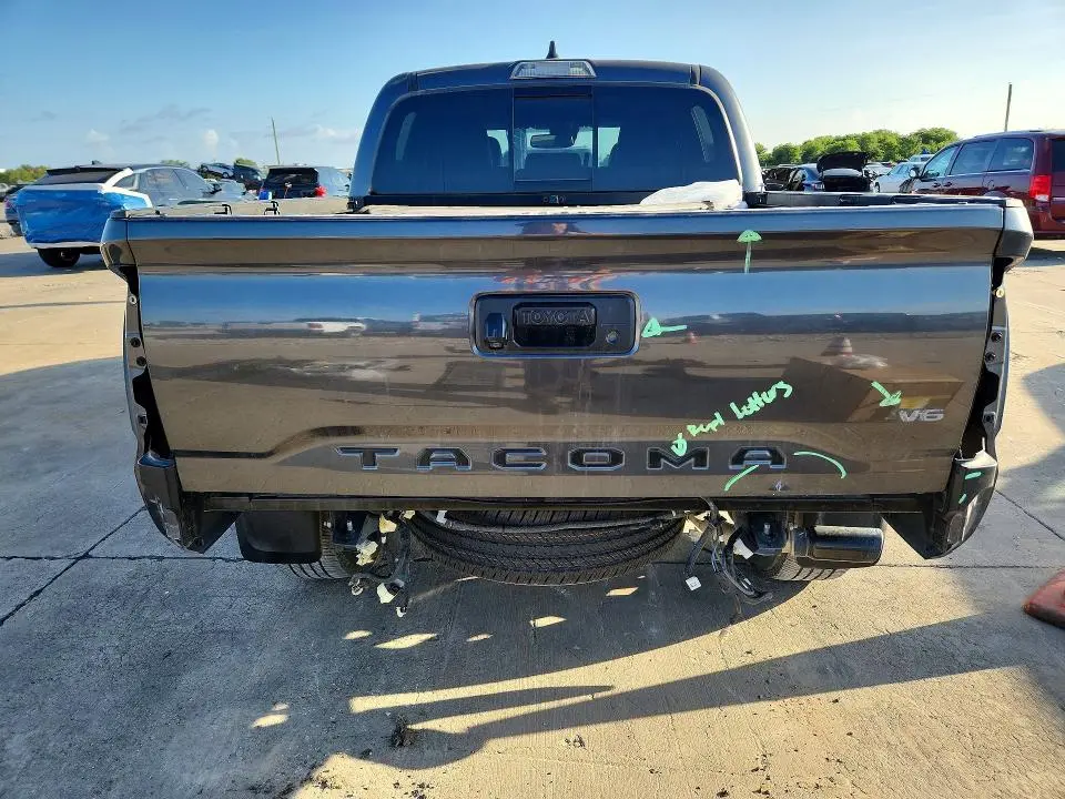 2022 TOYOTA TACOMA LIMITED  