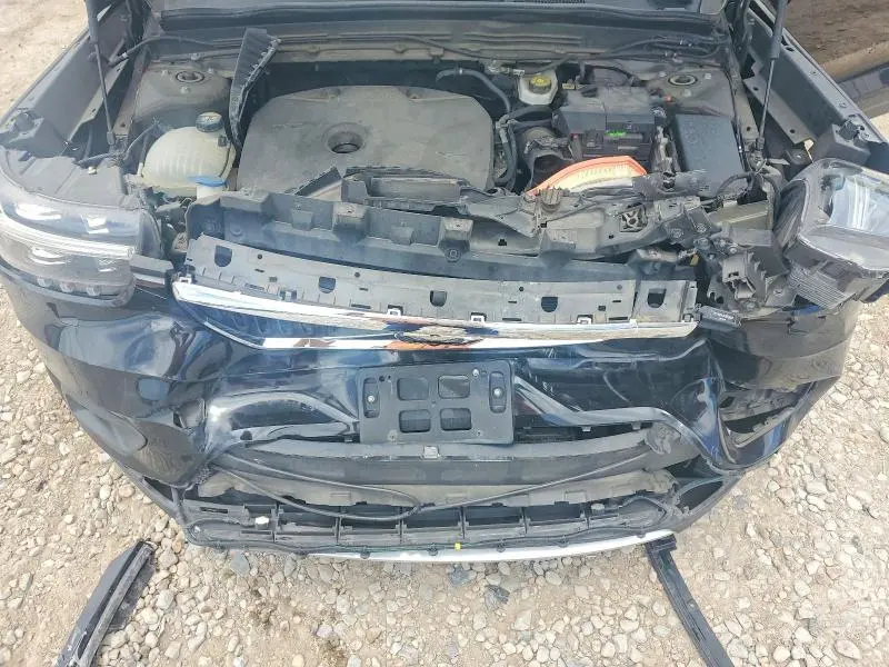 2019 VOLVO XC40 T5 MOMENTUM  