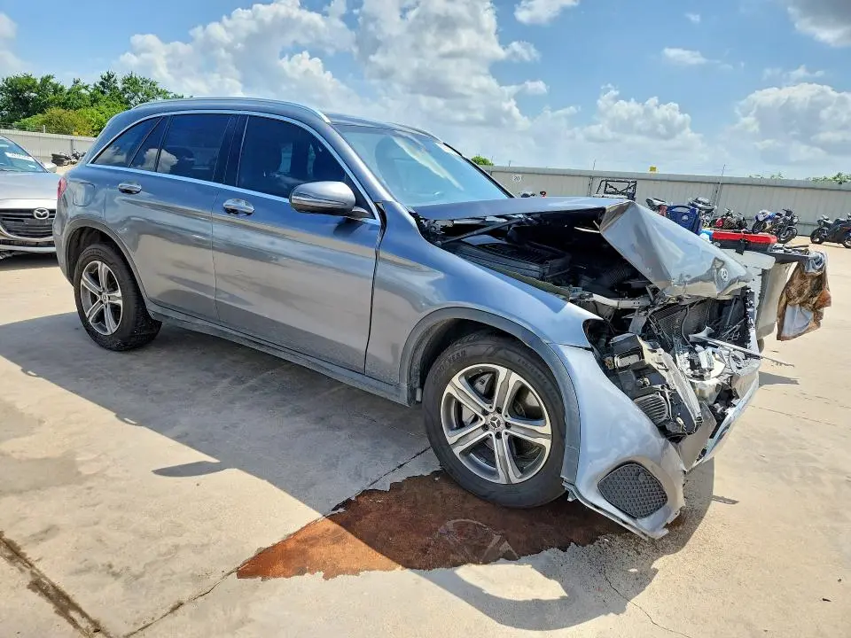 2019 MERCEDES-BENZ GLC 300  