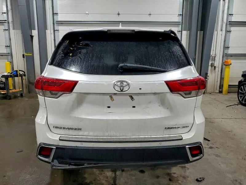 2018 TOYOTA HIGHLANDER LIMITED  