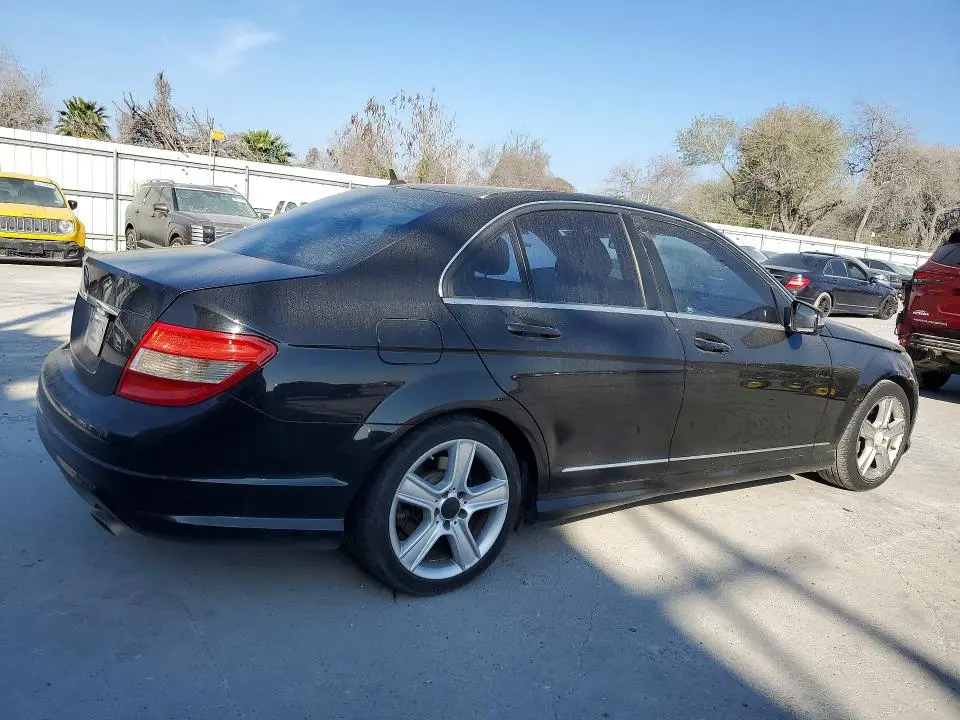 2011 MERCEDES-BENZ C 300  