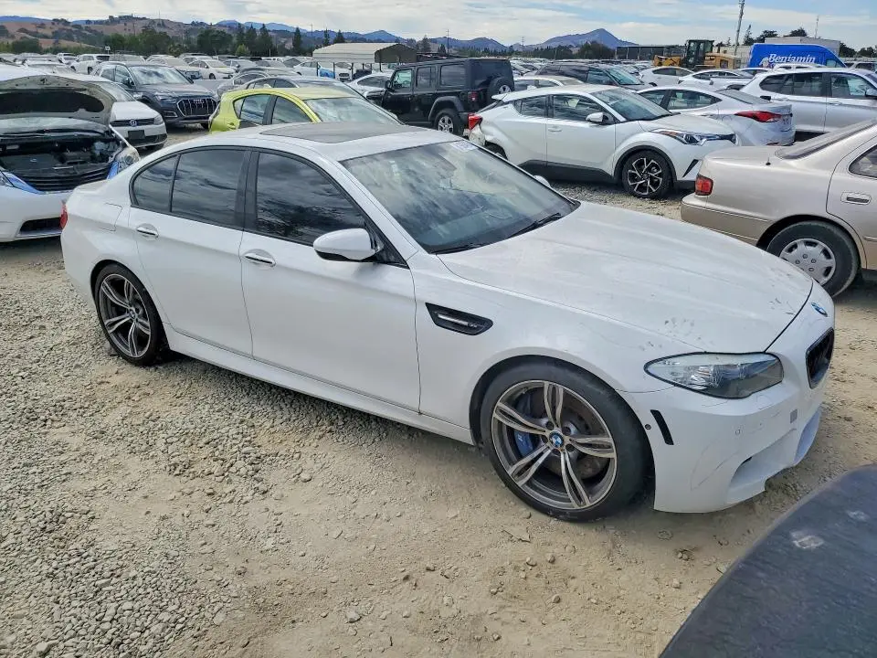 2013 BMW M5   