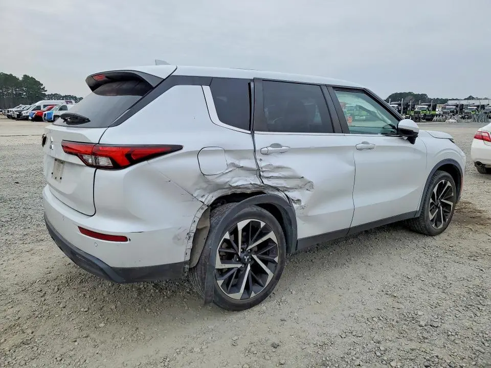 2022 MITSUBISHI OUTLANDER ES  