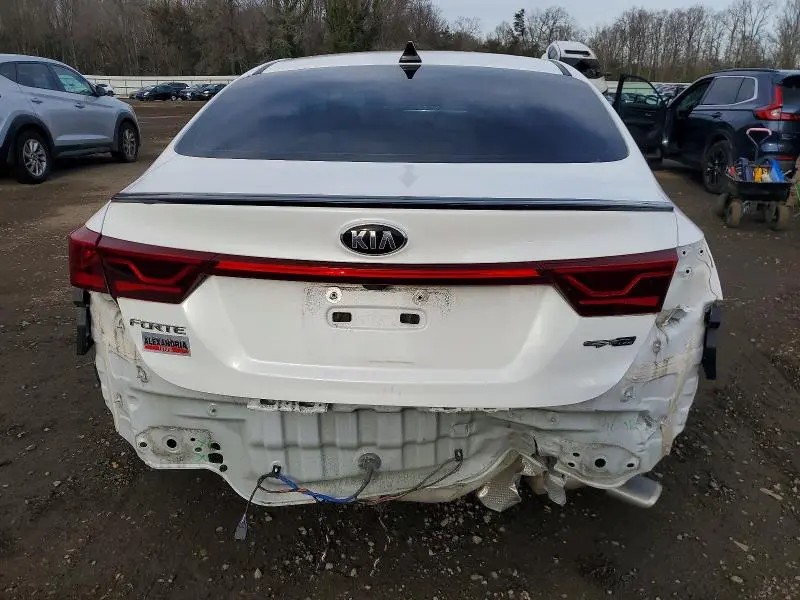 2021 KIA FORTE GT LINE  